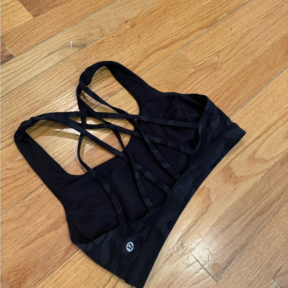 Lululemon Free to Be Formation Camo, size 6 - Picture 2 of 5